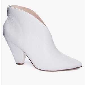 Chinese Laundry Ankle Bootie Boot White Reptile!